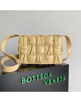 Cassette Bottega Veneta 717089.1