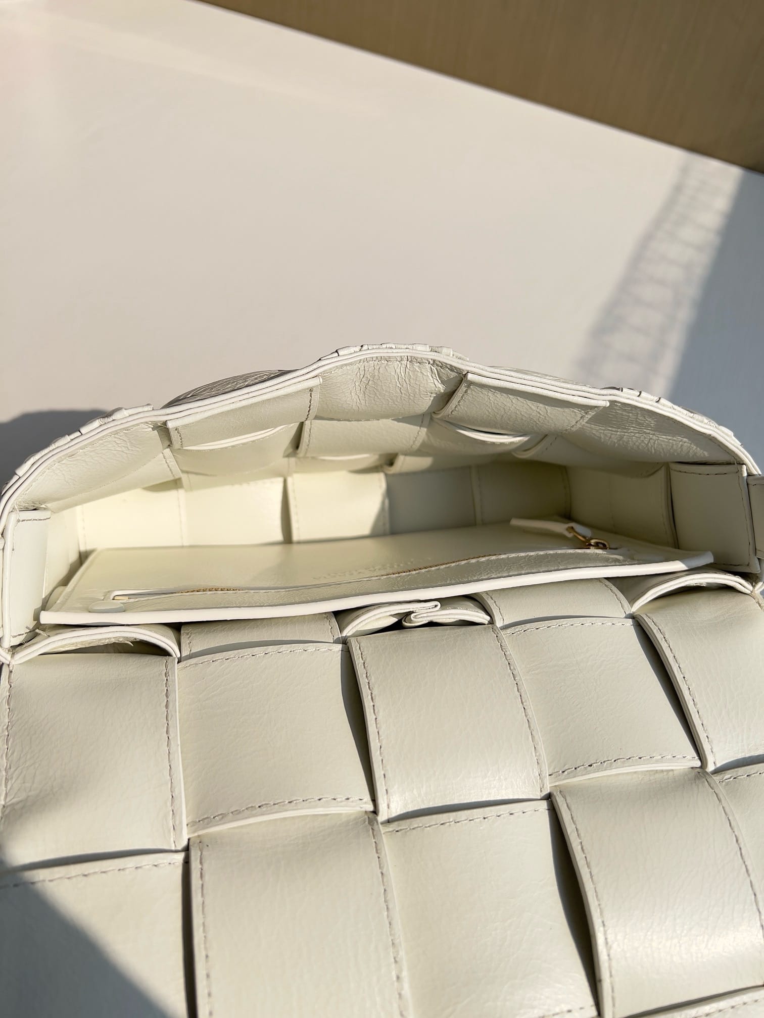 Cassette 25cm Bottega Veneta 717089.7