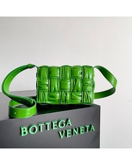 Cassette Bottega Veneta 736253.6