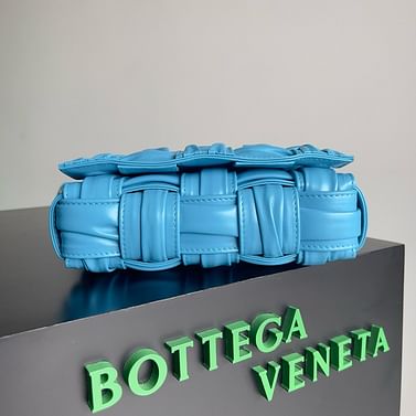 Cassette Bottega Veneta 736253.5
