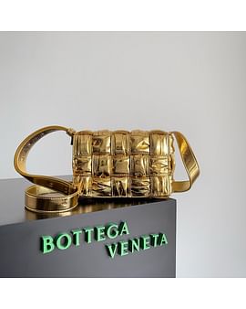 Cassette Bottega Veneta 736253.2