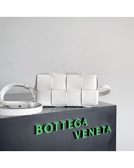 Brick cassette Bottega Veneta 755031.4