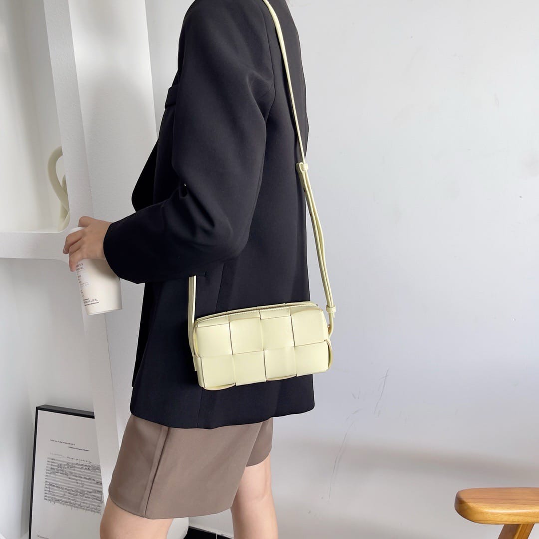 Brick cassette Bottega Veneta 755031.4