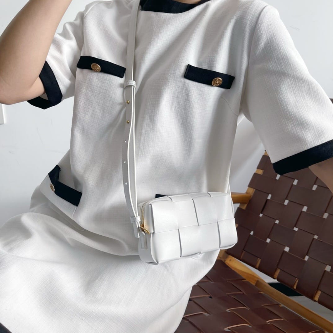 Brick cassette Bottega Veneta 755031.3