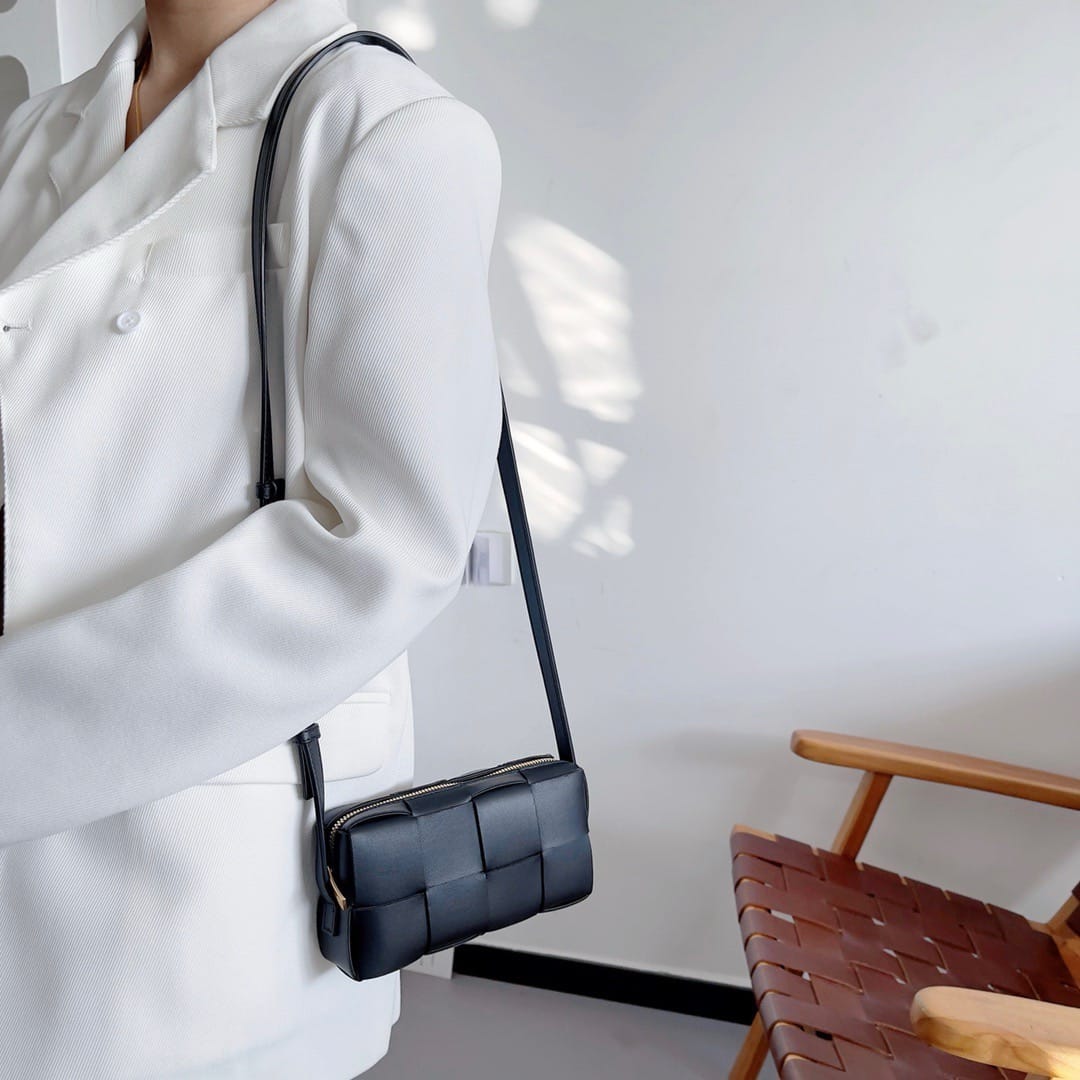 Brick cassette Bottega Veneta 755031.2