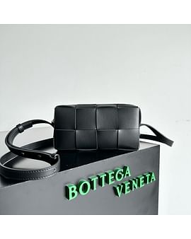 Brick cassette Bottega Veneta 755031.1