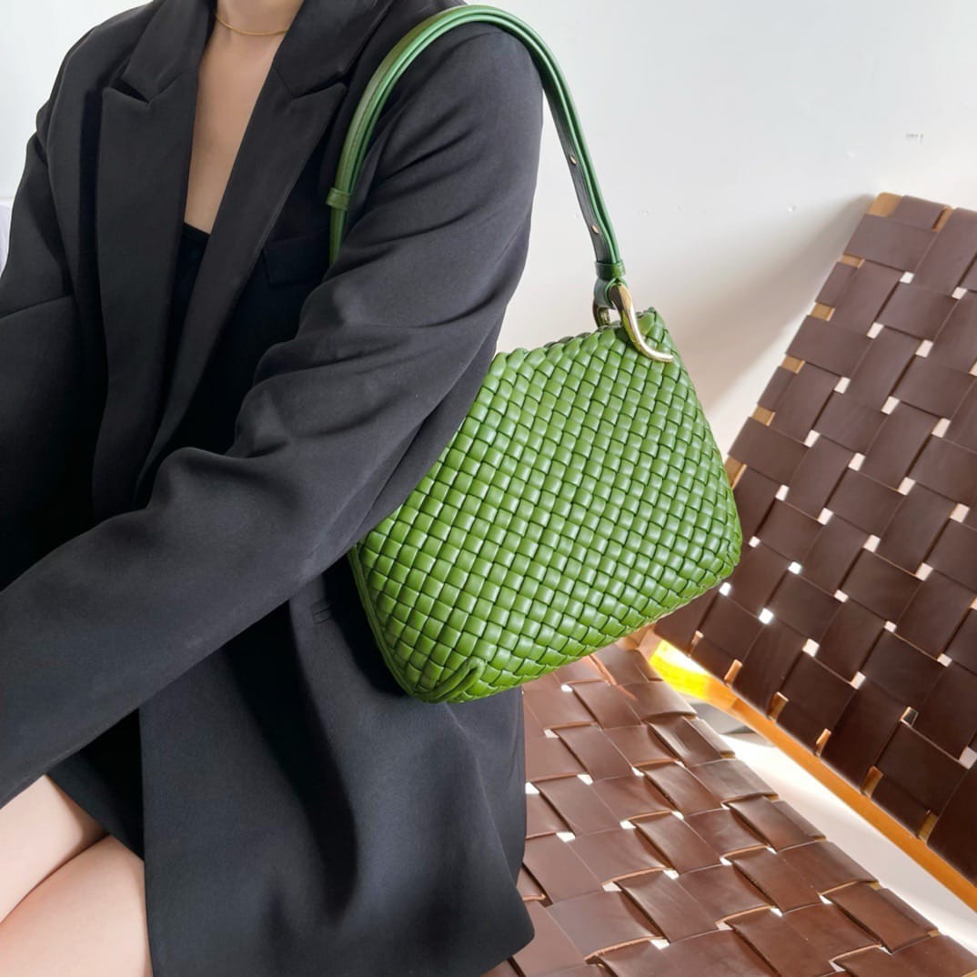 Clicker 28cm Bottega Veneta 730968.3