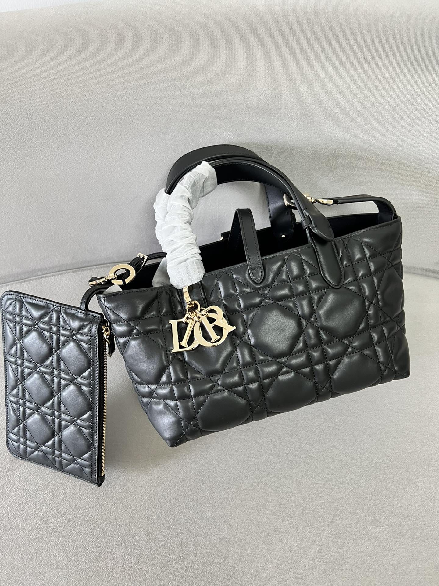 Toujours Dior P202308880128.8