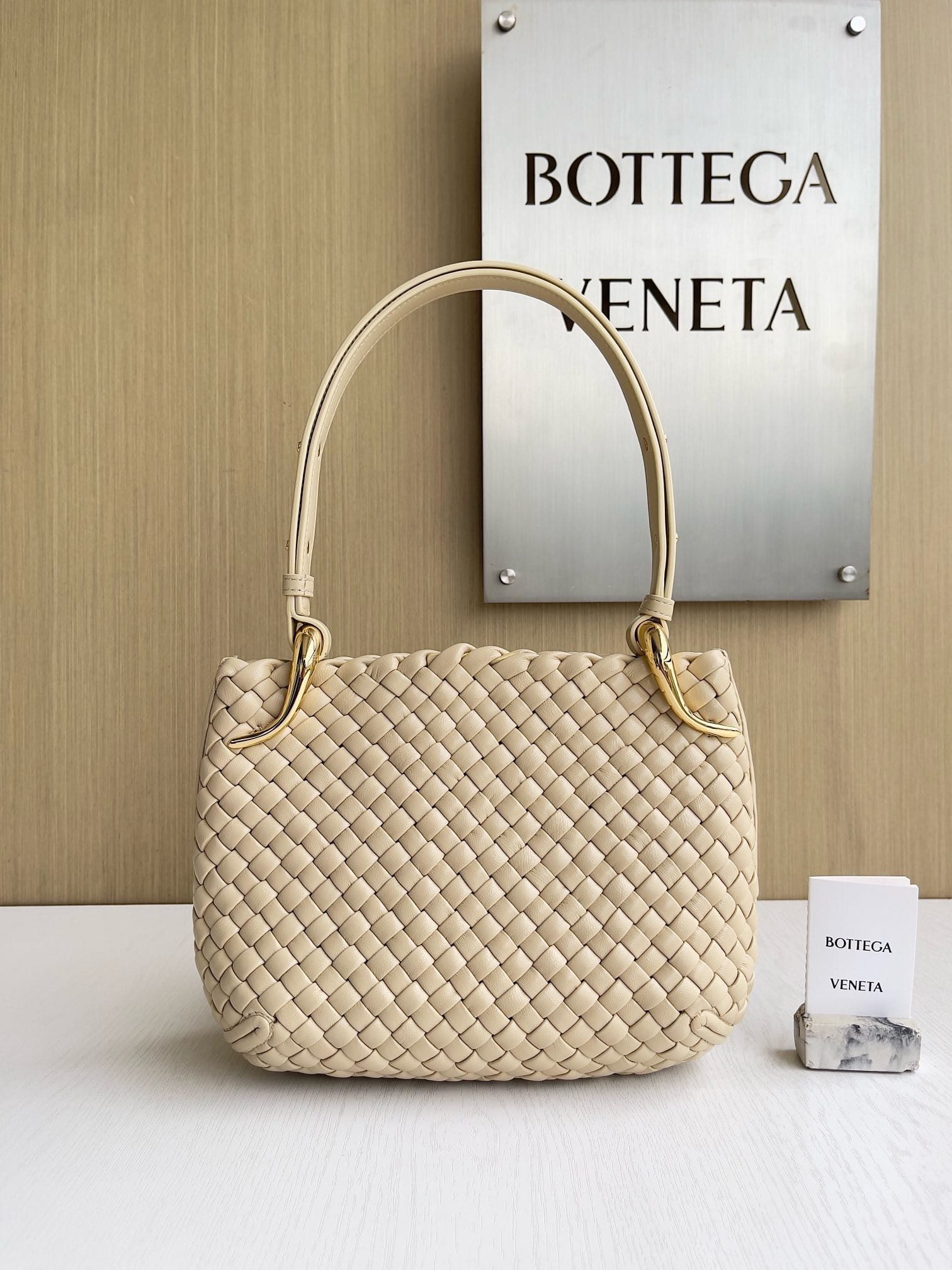 Clicker 28cm Bottega Veneta 730968.2