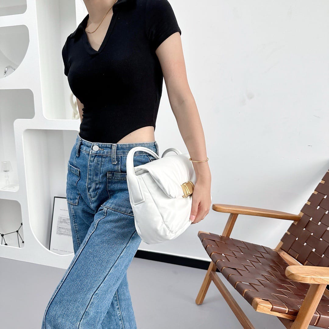 Pad Bottega Veneta 717237.1