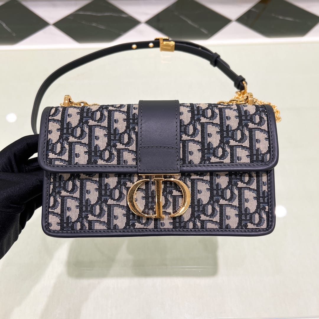 30 Montaigne Dior P3987080700088