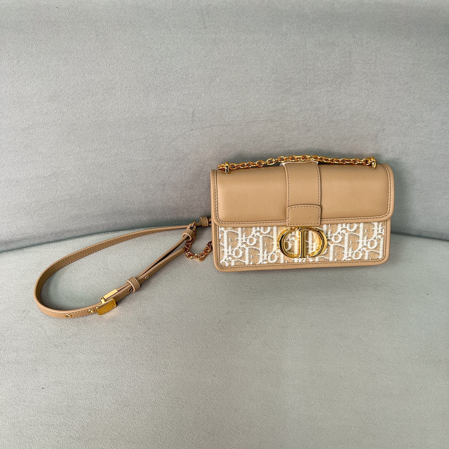 30 Montaigne Dior P3987080700088.1