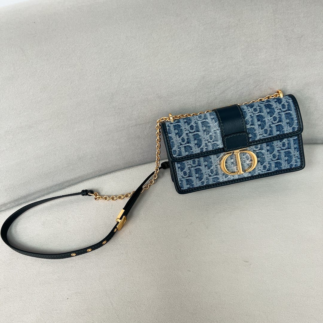 30 Montaigne Dior P3987080700090