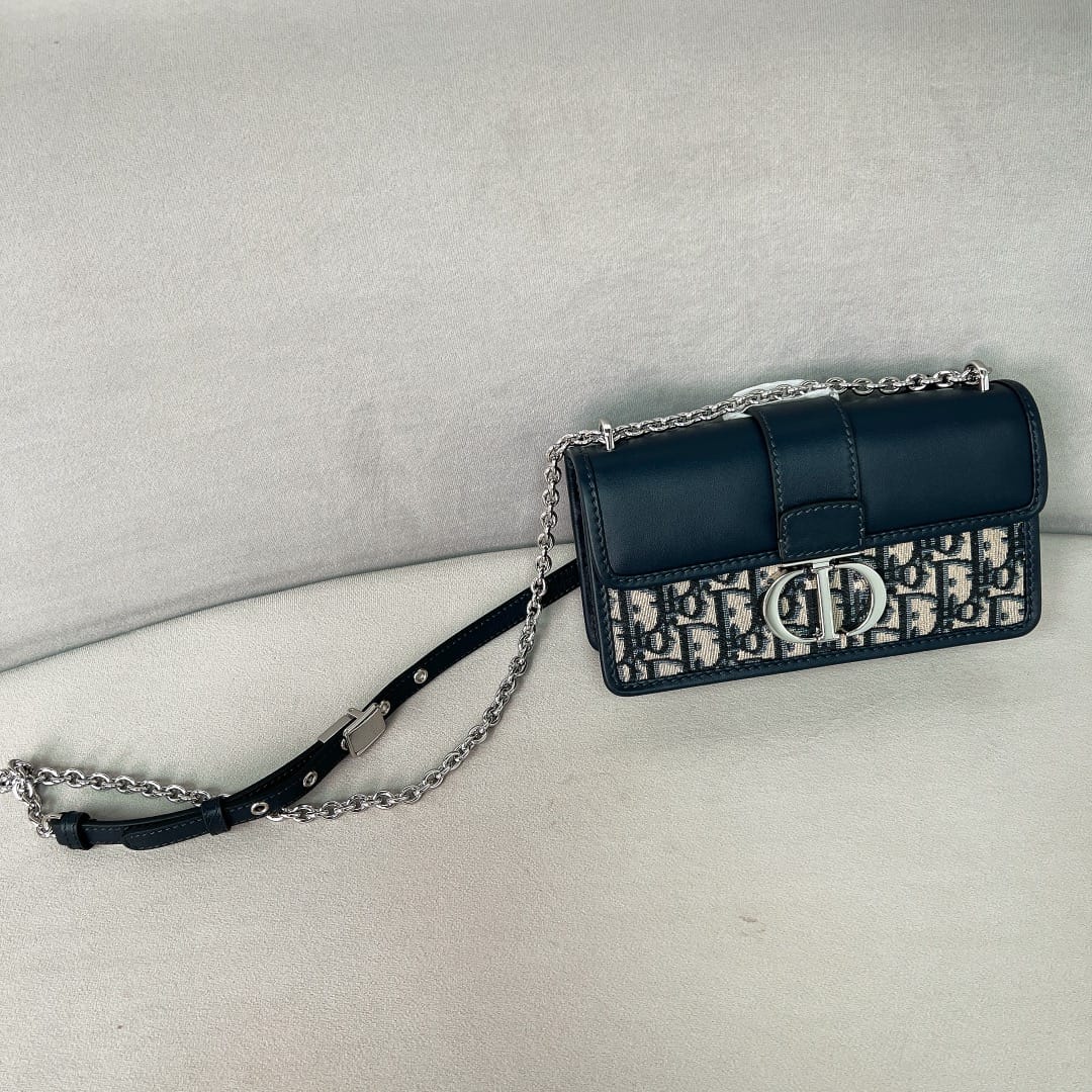 30 Montaigne Dior P3987080700090.1