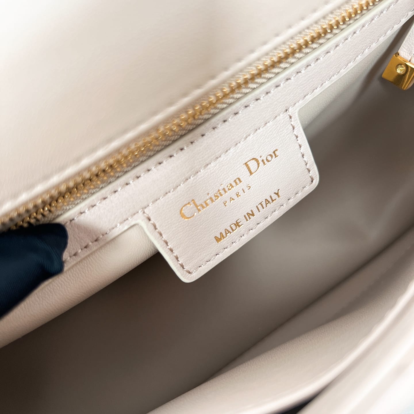 Caro Dior P3987660108.2