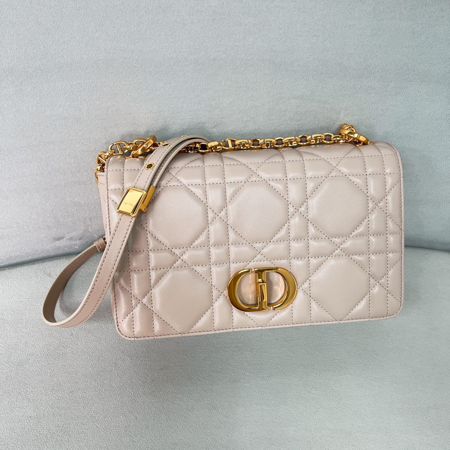 Caro Dior P3987660108.2