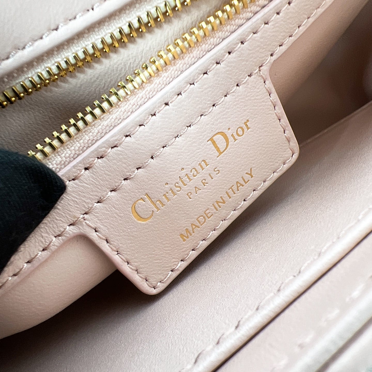 Caro Dior P398766098.4
