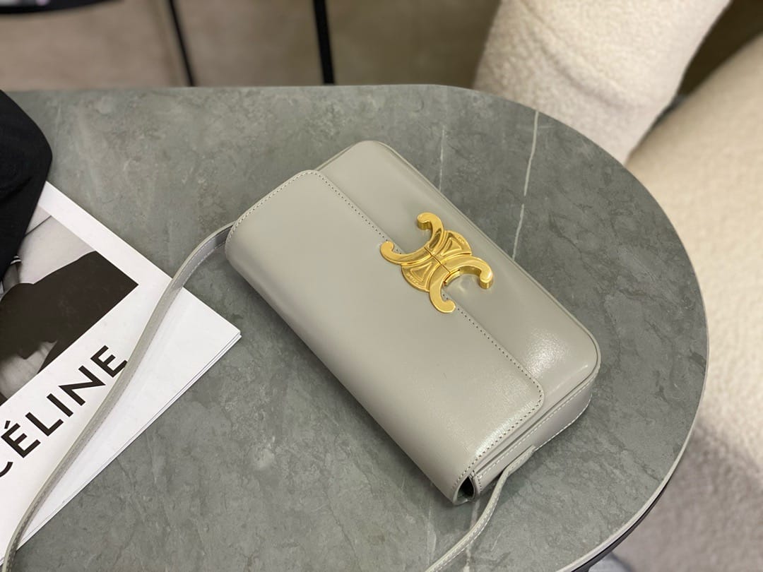 Triomphe Shoulder Celine 194142.4