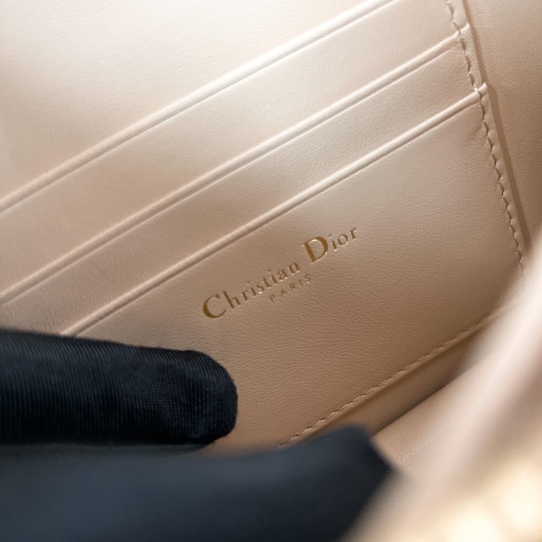Caro Dior P3987660108.11