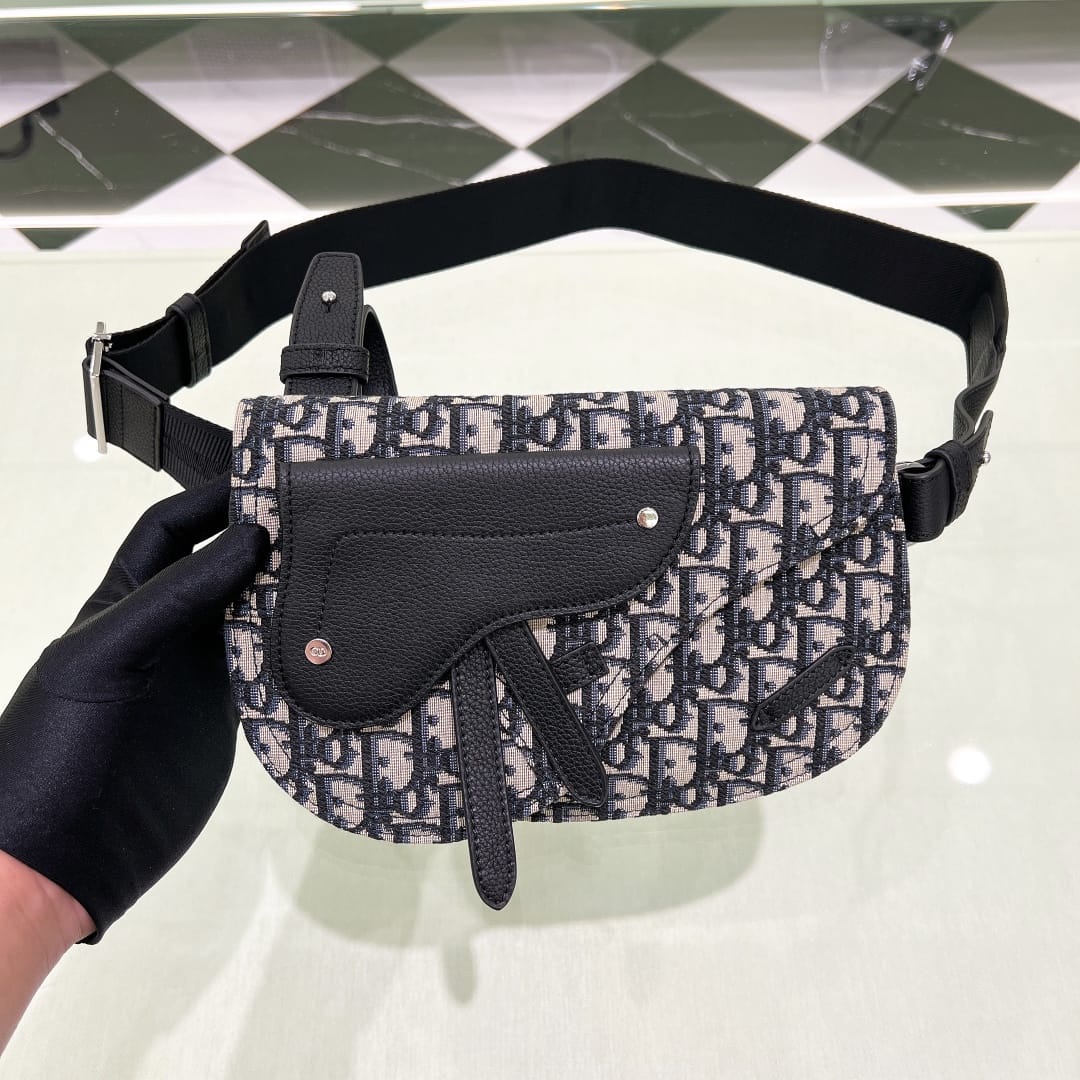 Saddle Dior P637270078.23