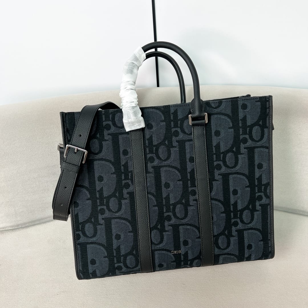 East Dior P3978600108.7