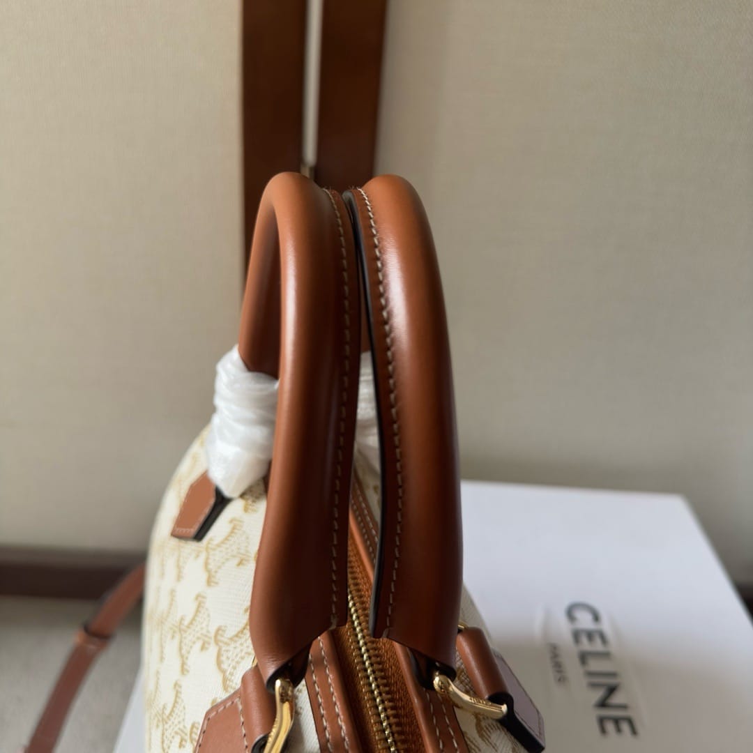 22 Celine 197582.4