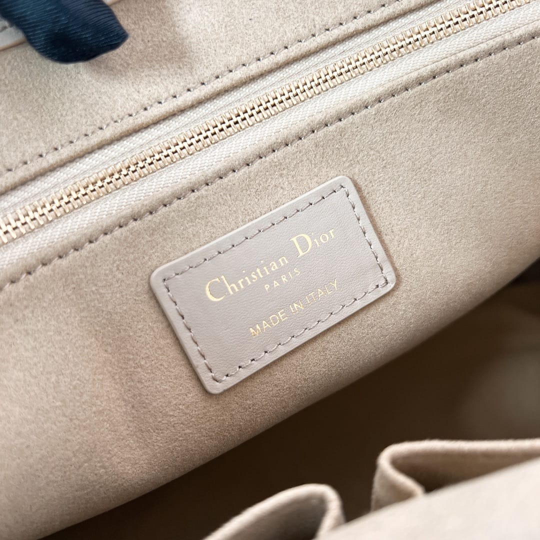 Book Tote Dior P3987660128.1