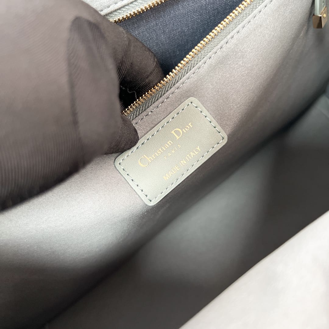 Book Tote Dior P3987660128.2