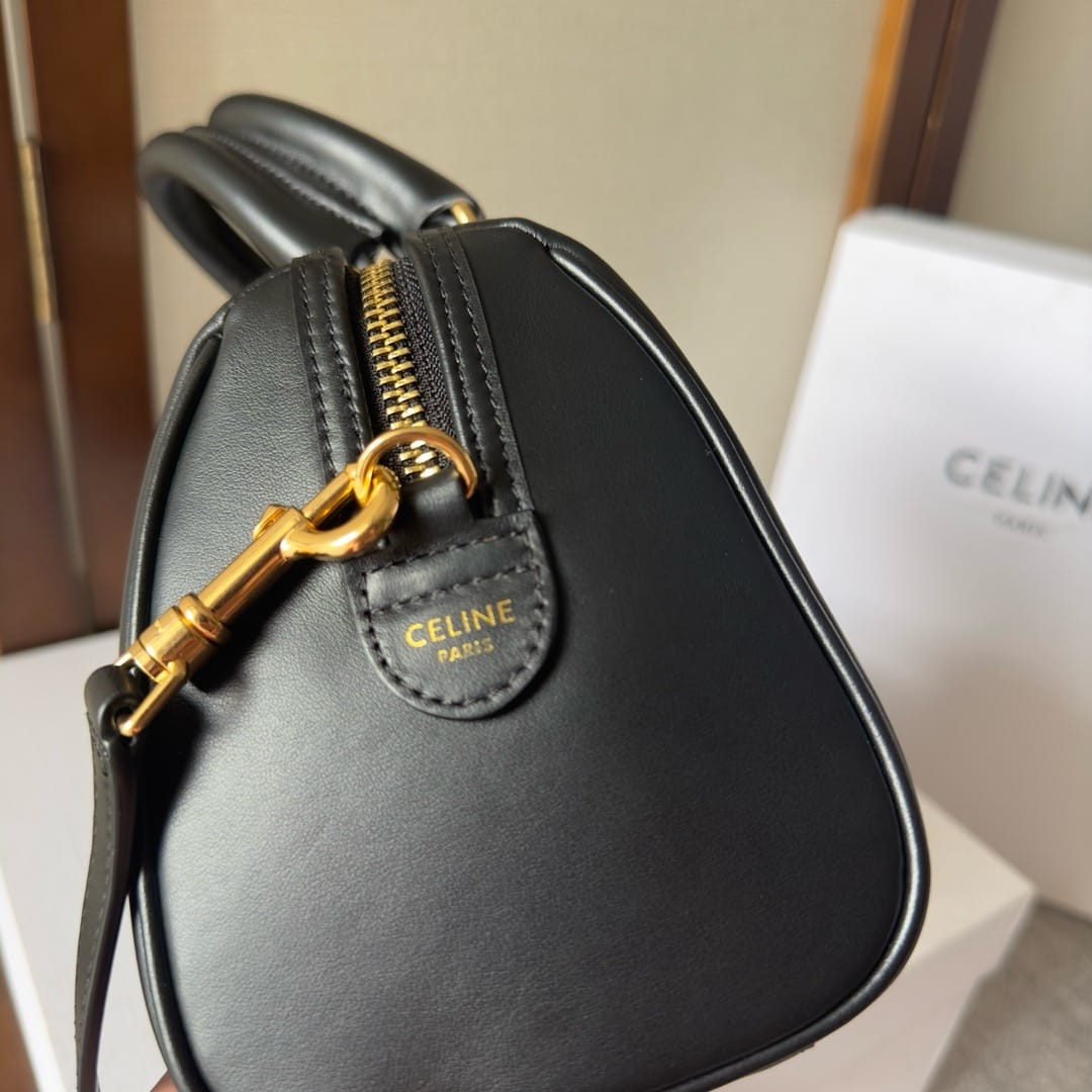 22 Celine 197582.2
