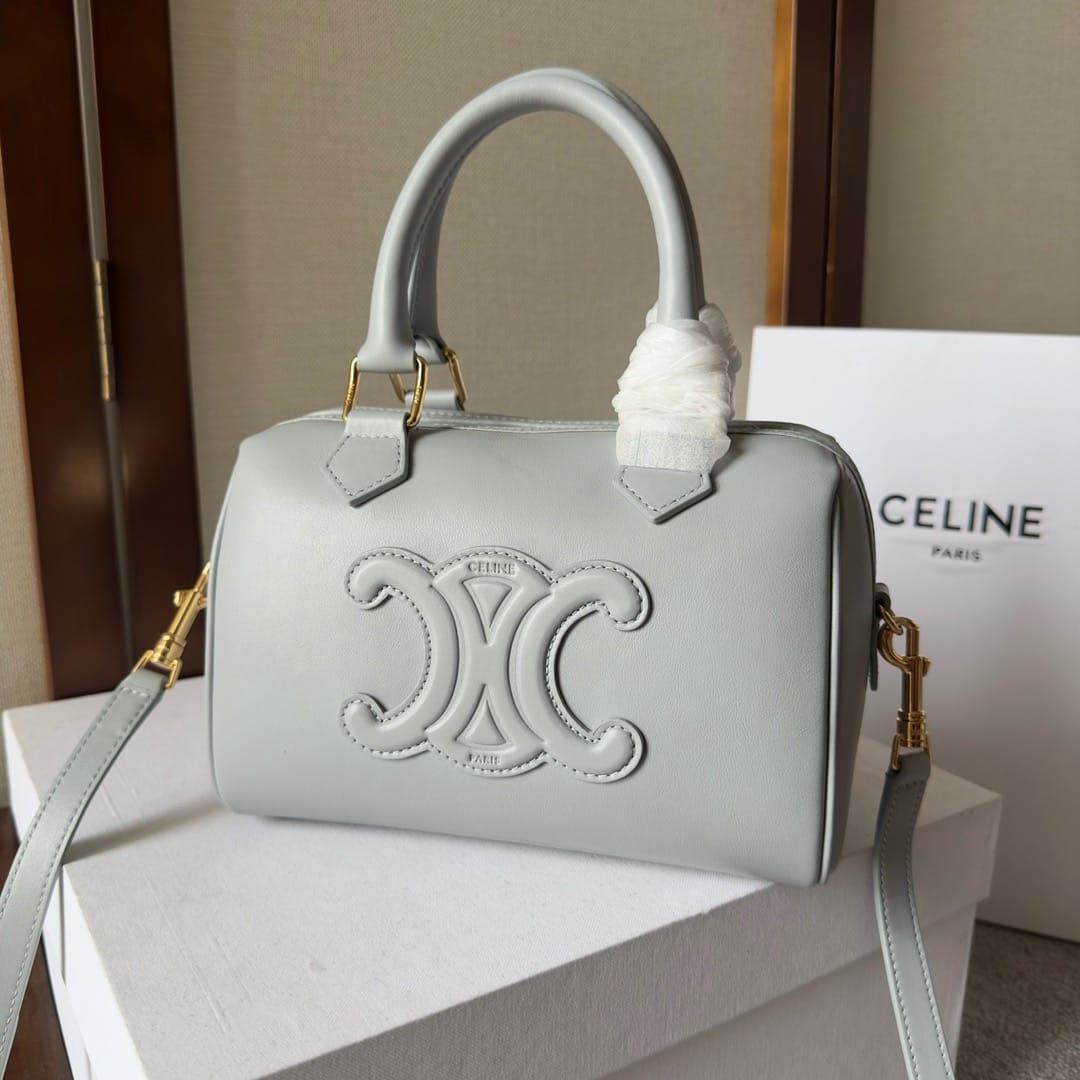 22 Celine 197582.1