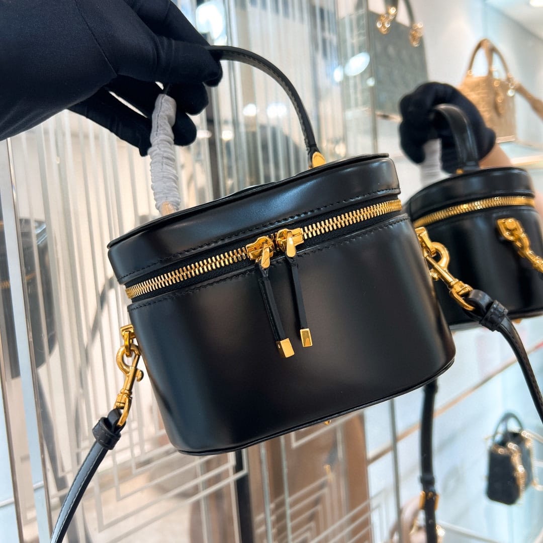 Pouch Dior P3987660108.22