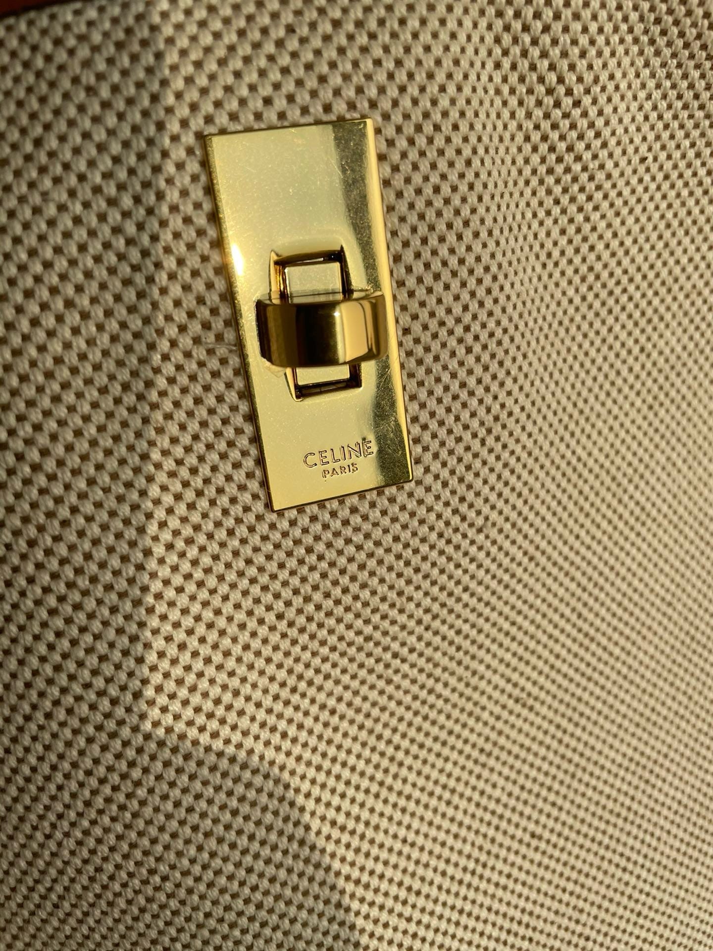 Bucket 16 Celine 195573.3