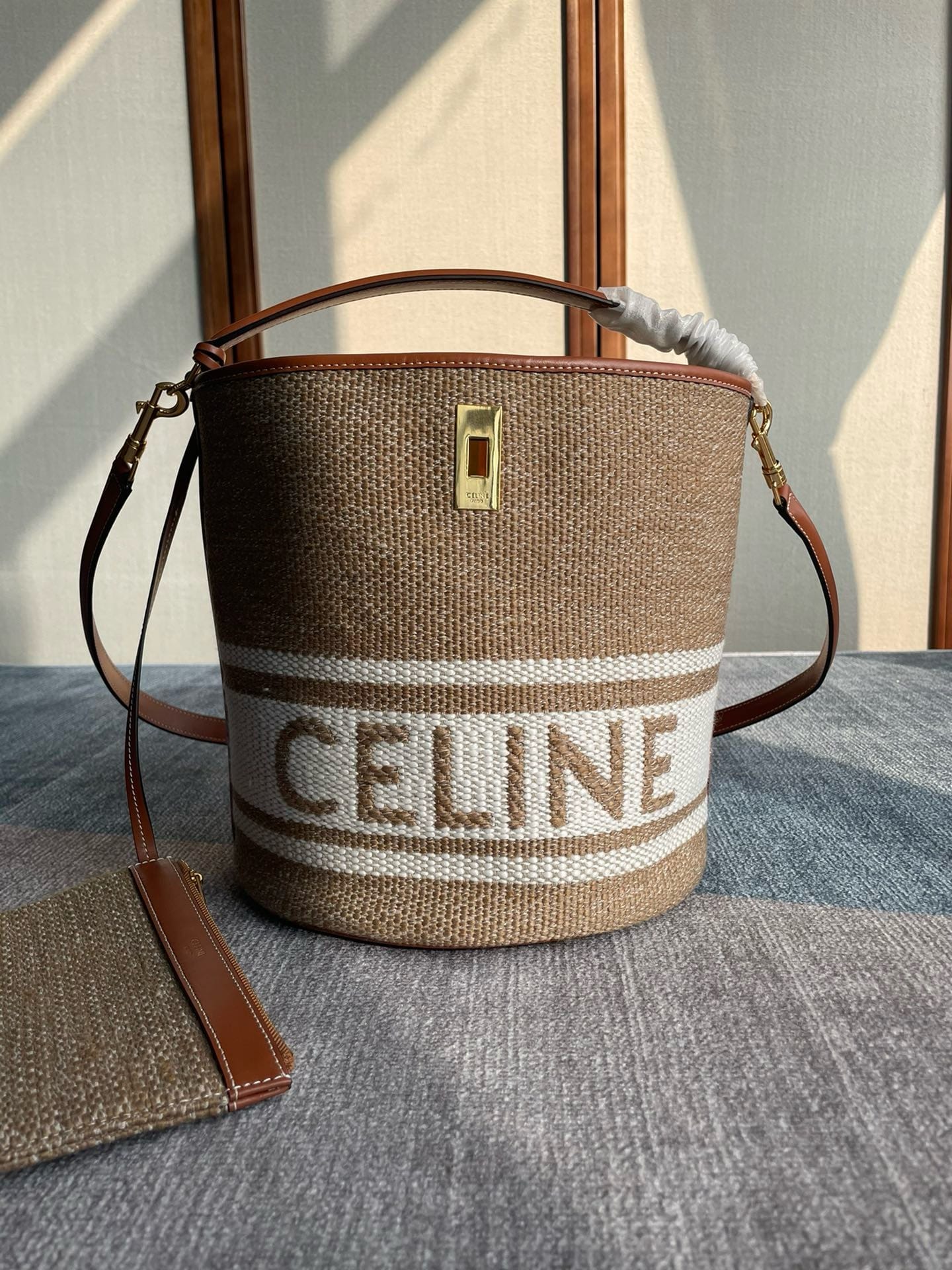 Bucket 16 Celine 195573.2
