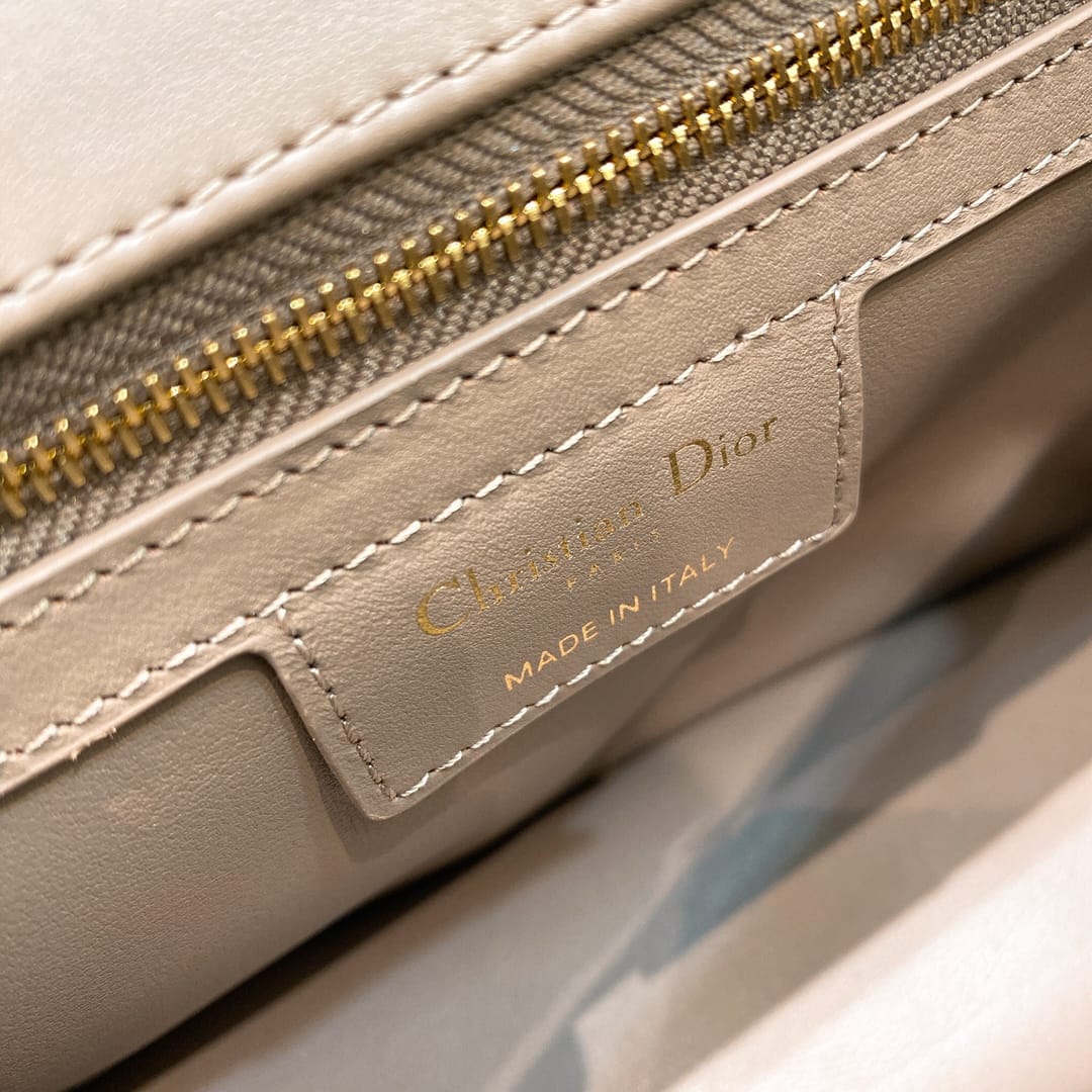 Caro Dior P3987660118.16
