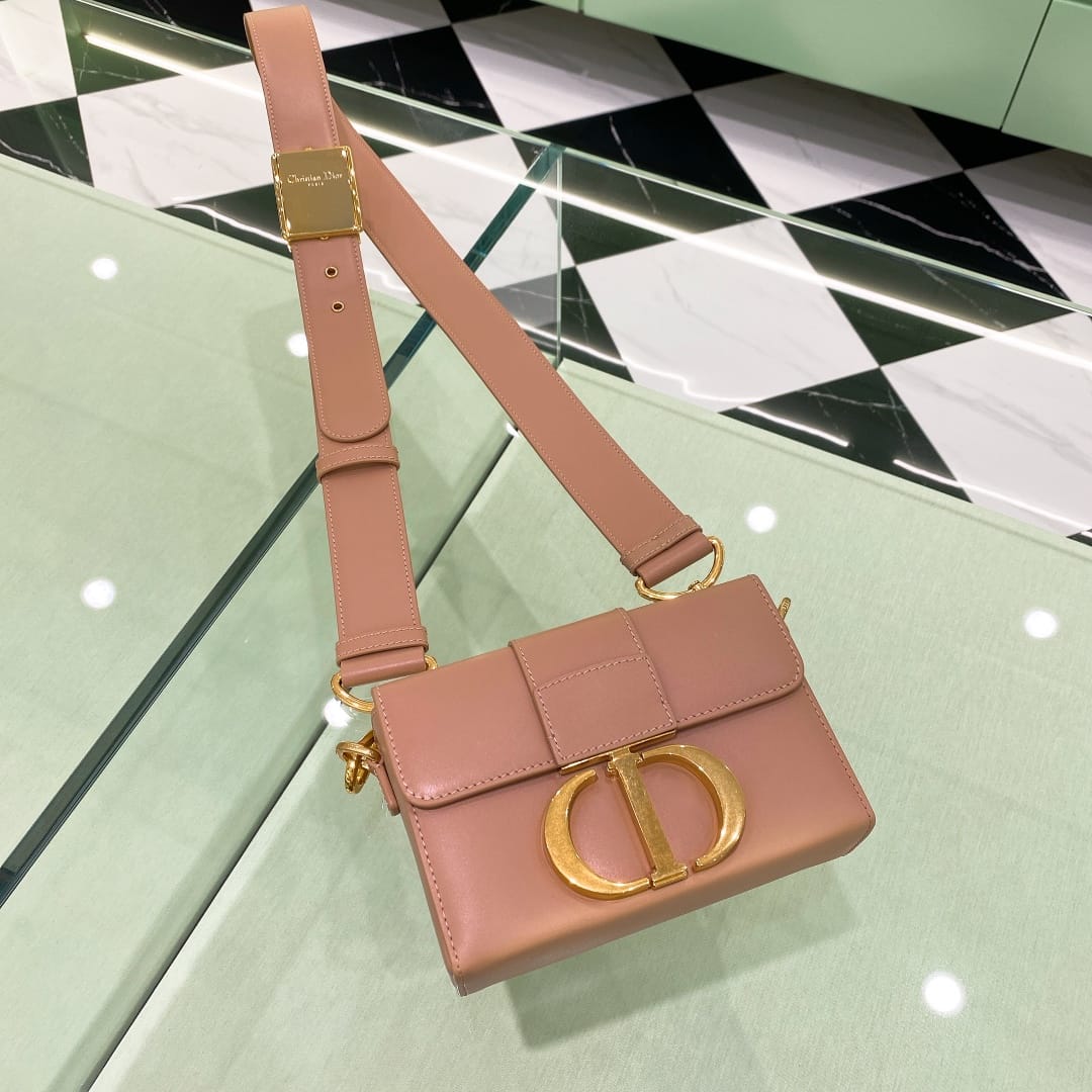 30 Montaigne Dior P73680108.1