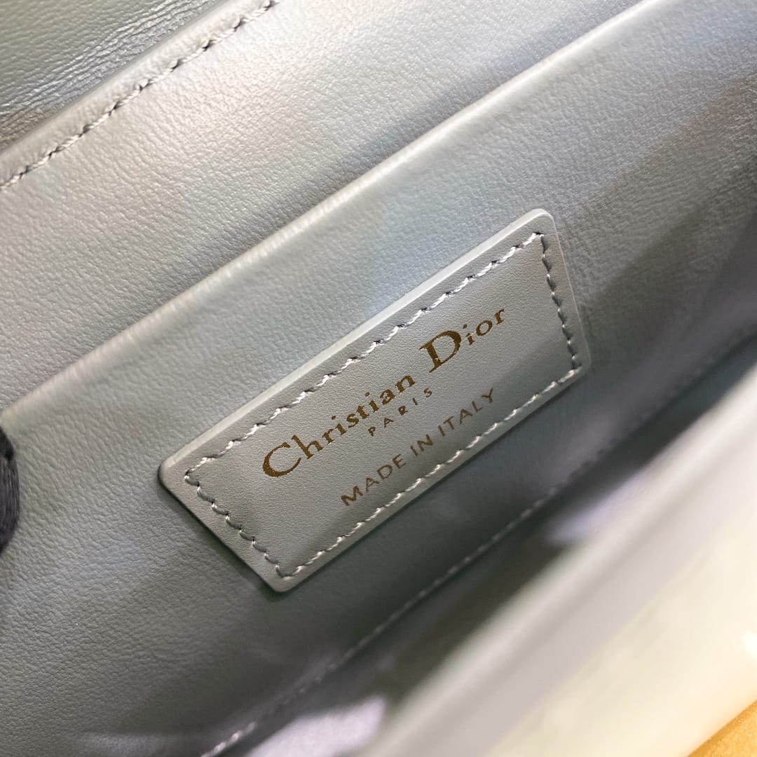 30 Montaigne Dior P73680108.2