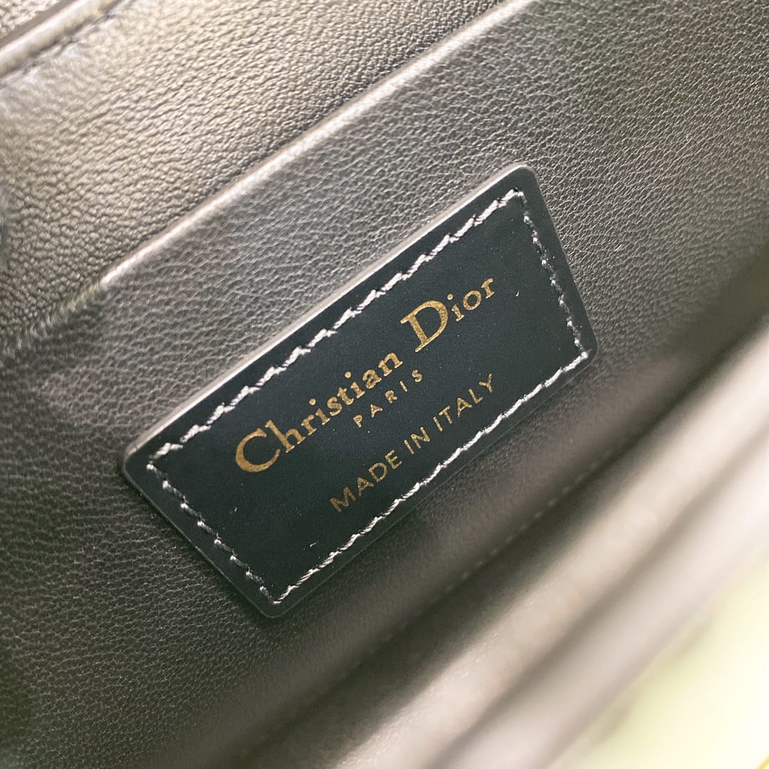 30 Montaigne Dior P73680108.4