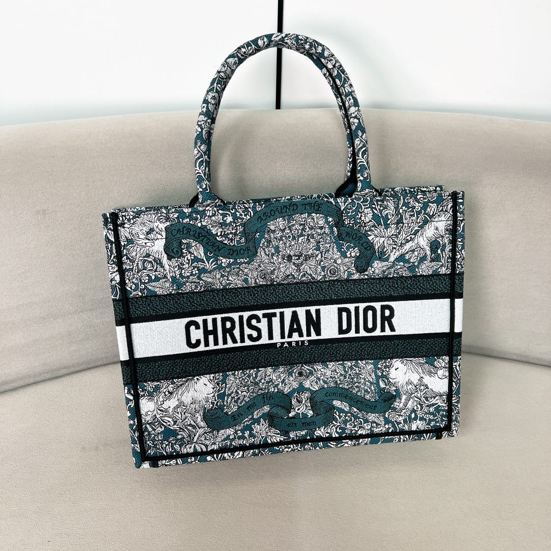 Around the Dior P398766078.25