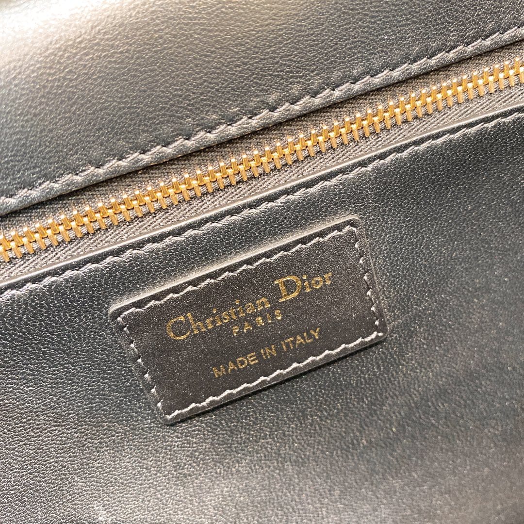 30 Montaigne Dior P73680138.4