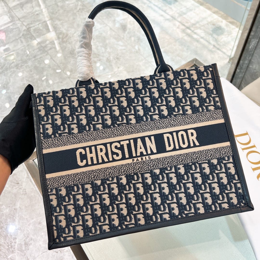 Book Tote Dior P398766088.42