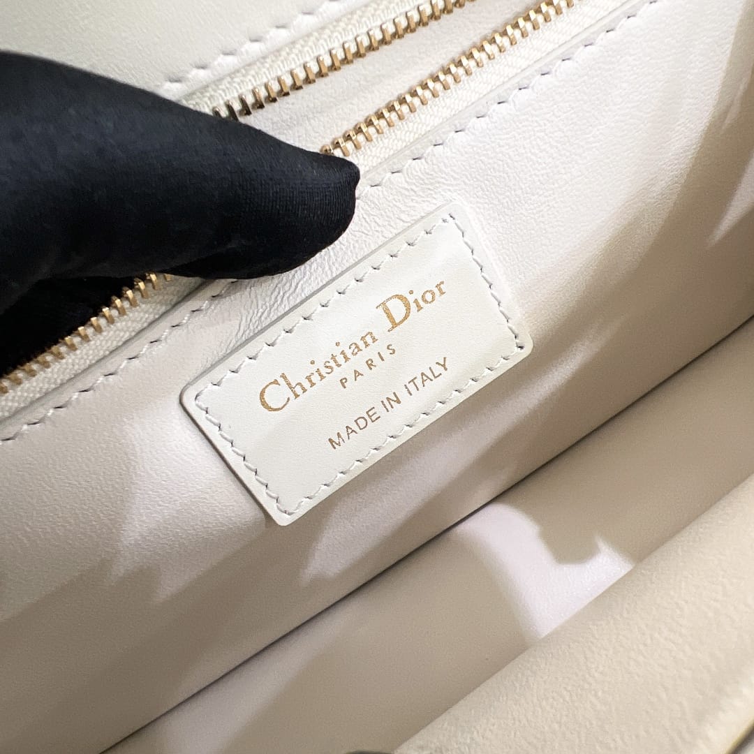 30 Montaigne Dior P73680138.6