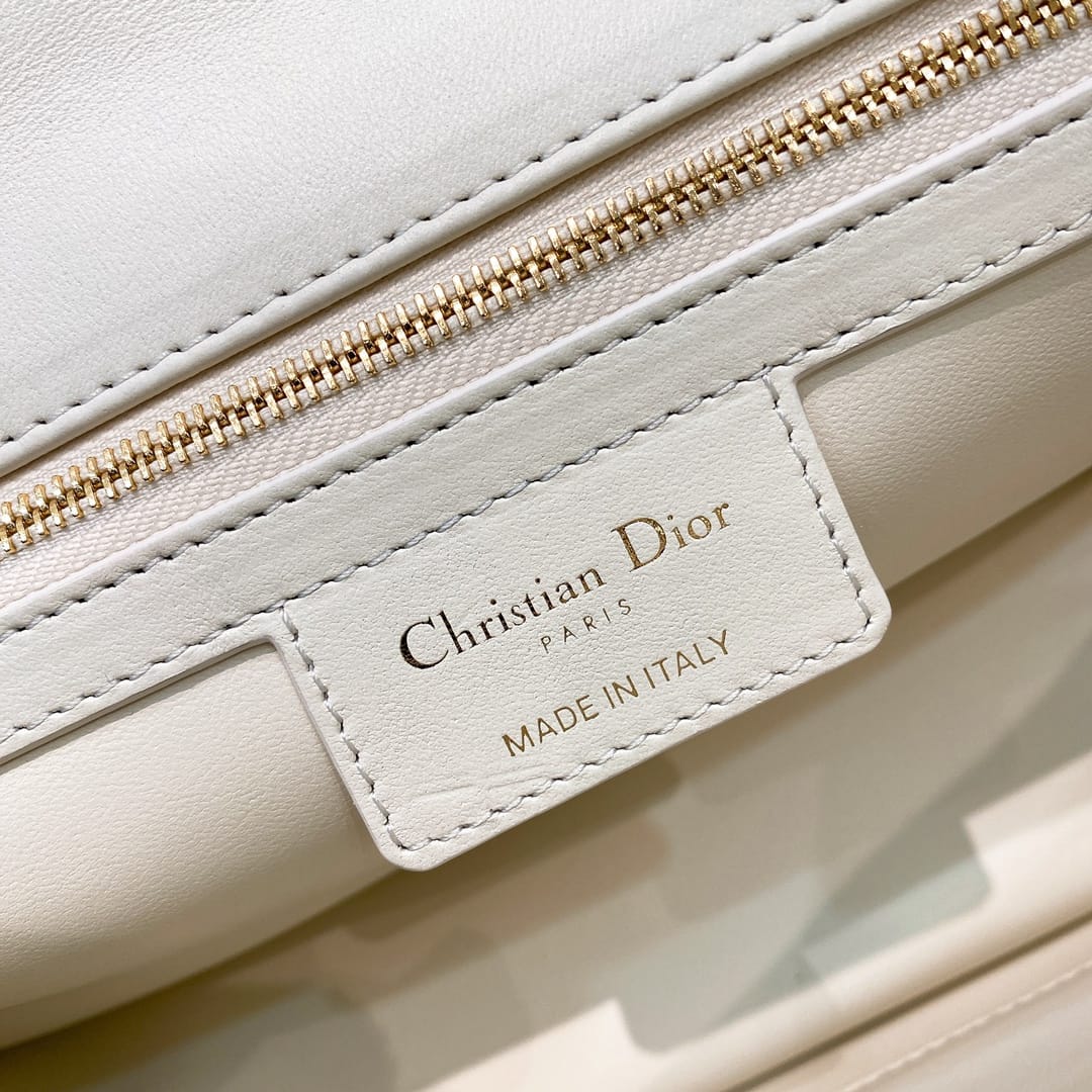Caro Dior P3987660108.38