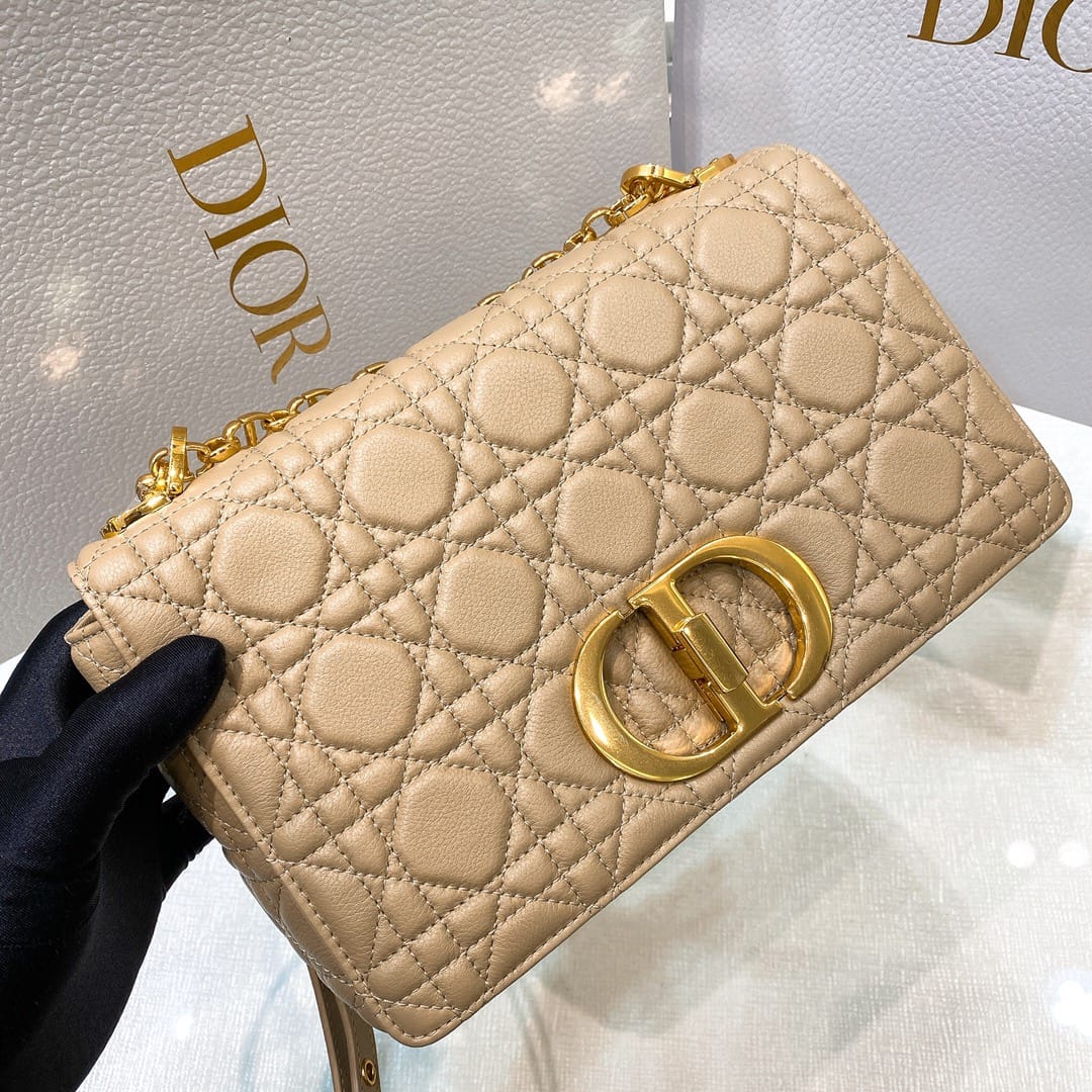 Caro Dior P3987660105.3