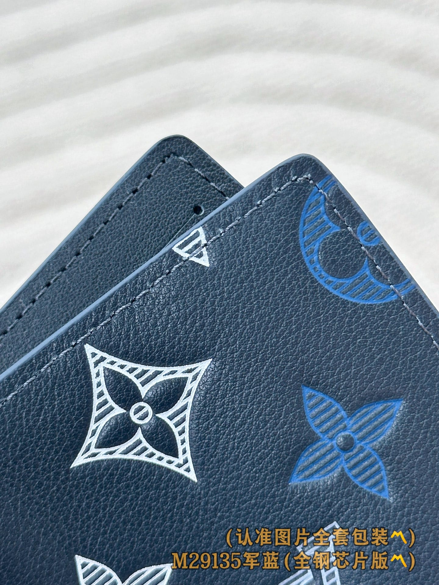 Louis Vuitton M29135 Louis Vuitton M29135