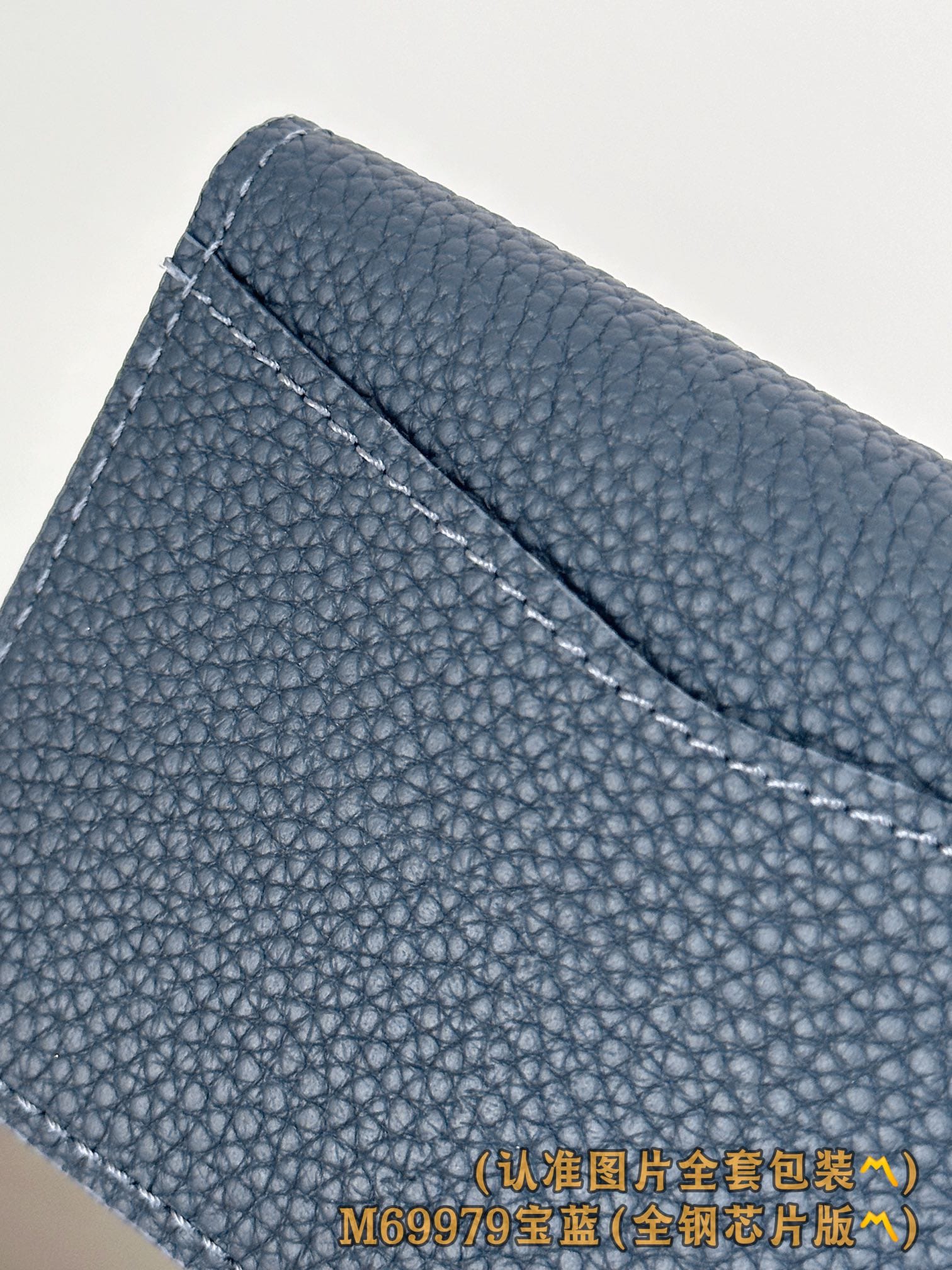 Louis Vuitton M69979 Louis Vuitton M69979