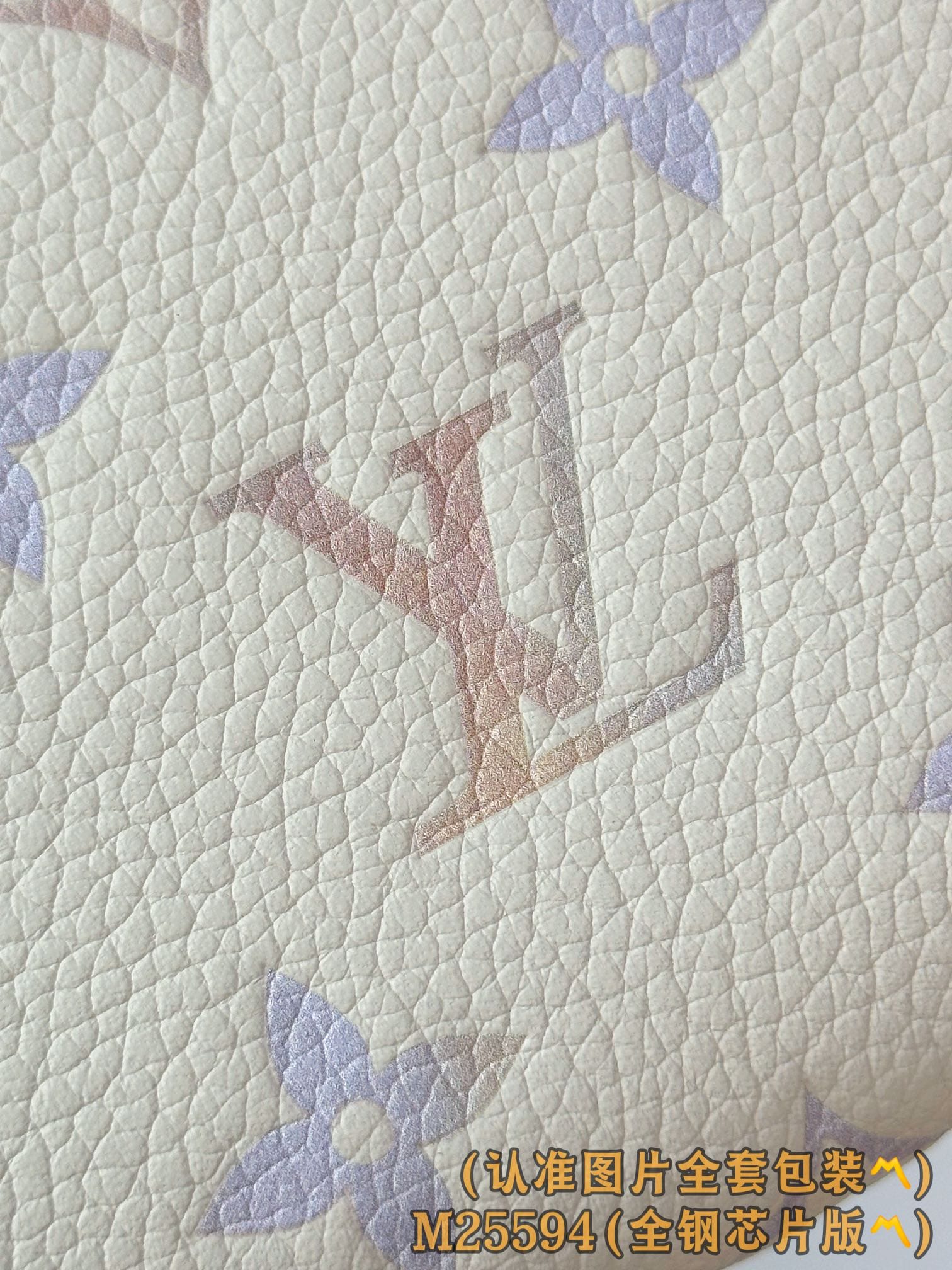 Louis Vuitton M25594 Louis Vuitton M25594