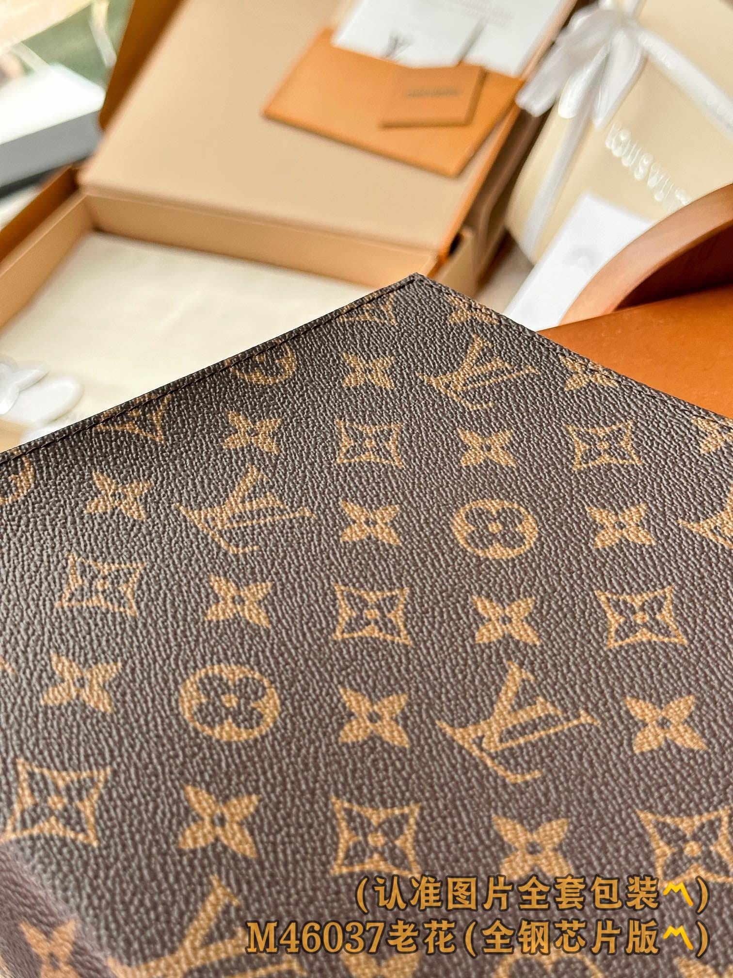 Louis Vuitton M46037 Louis Vuitton M46037