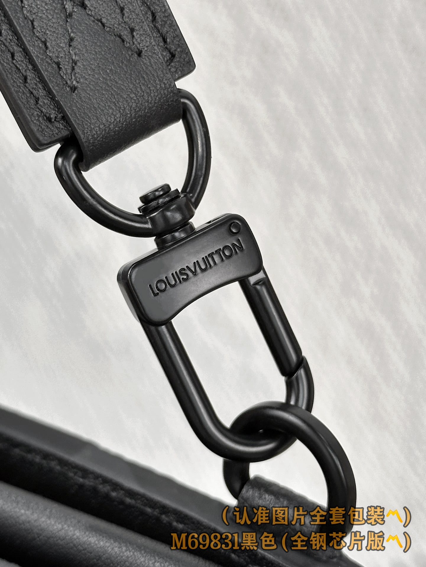 Louis Vuitton M69831 Louis Vuitton M69831
