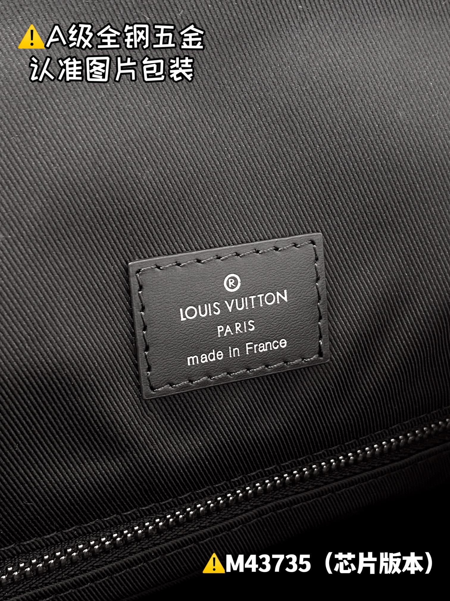 Christopher M43735.1 Louis Vuitton M43735.1