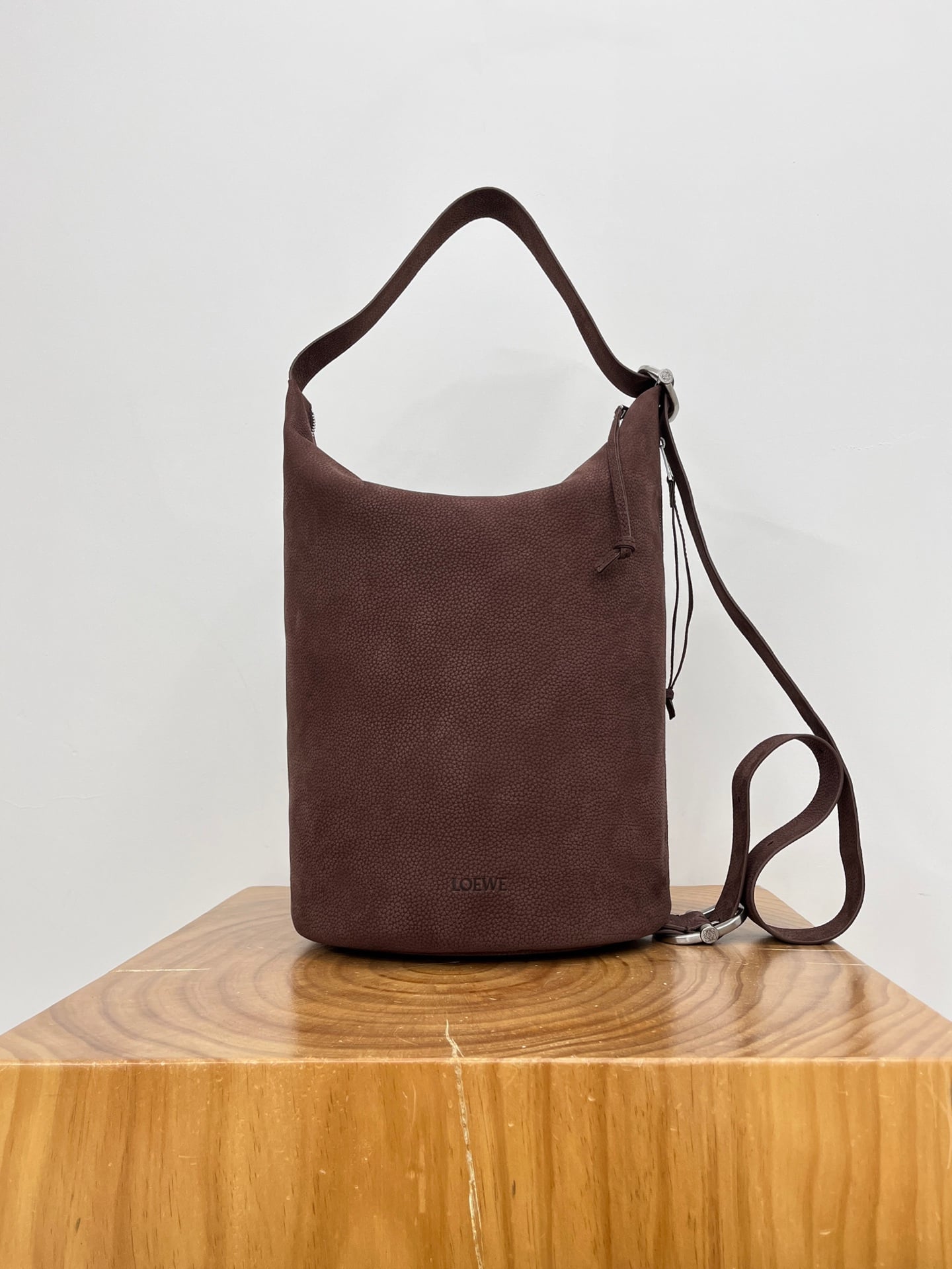 Pebble Bucket Chestnut Loewe 91589